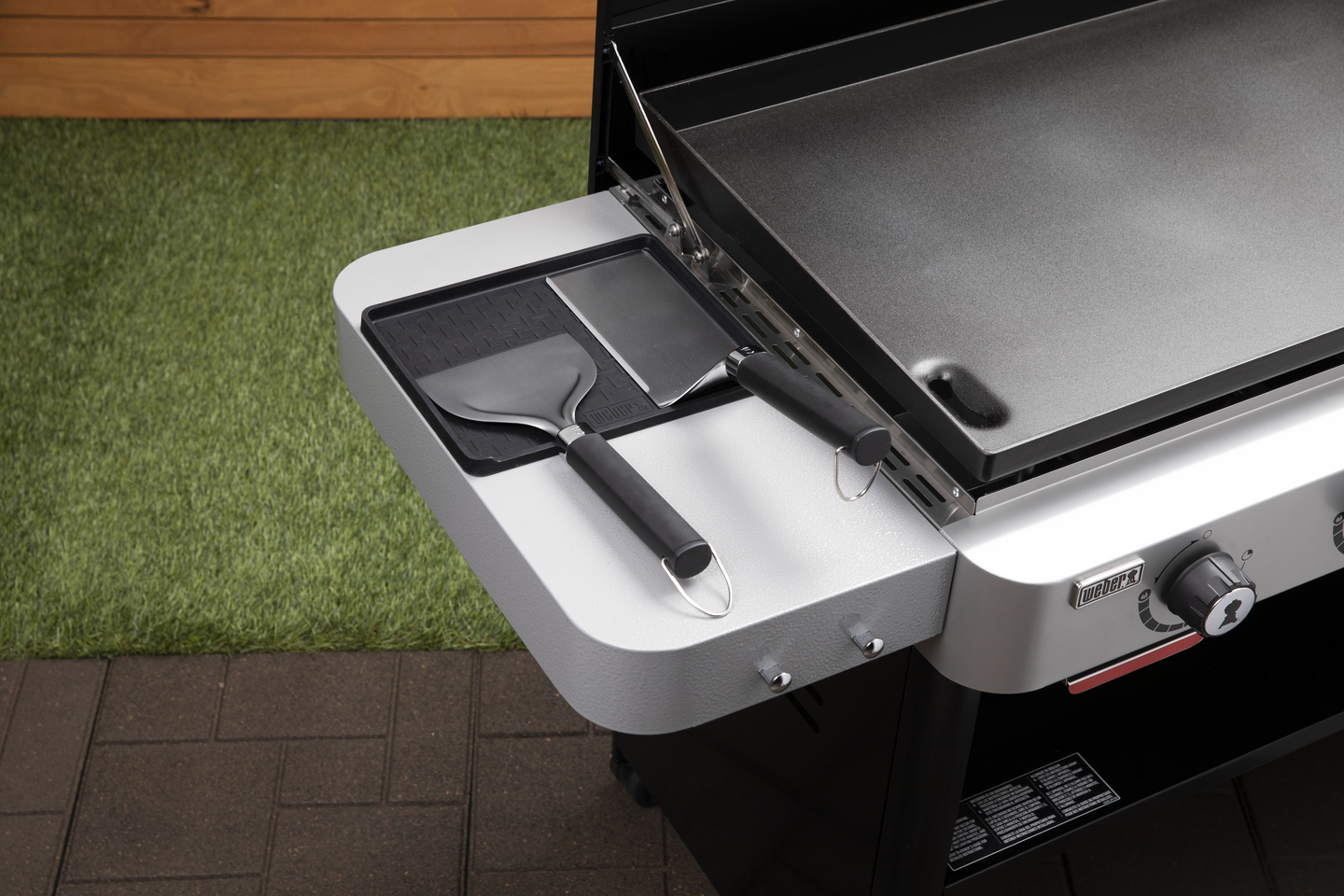 Alusta Weber grillivälineille