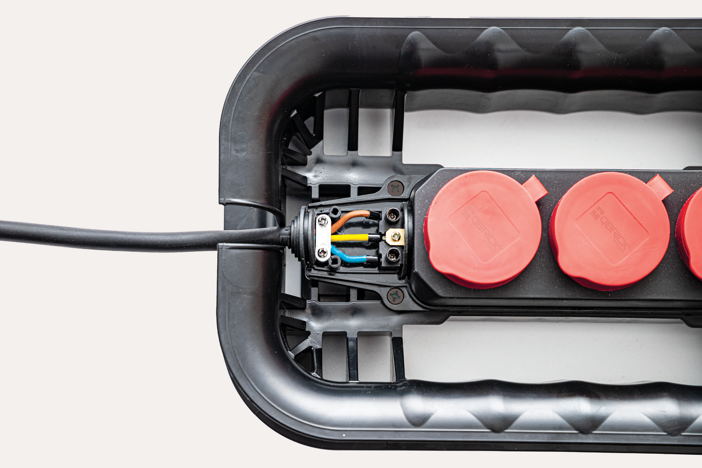 Jatkojohdon kiinnityslaite Qbrick