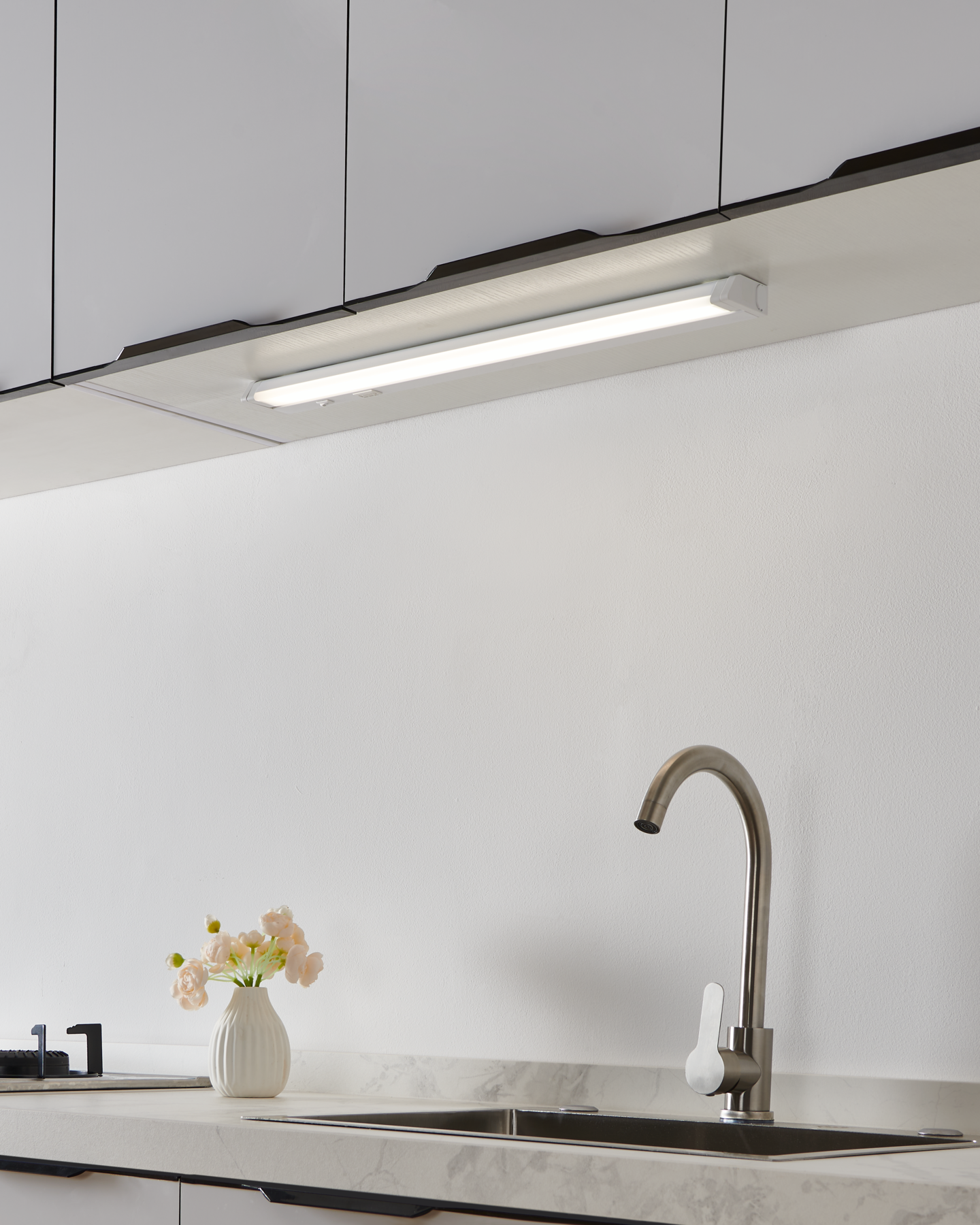 Työpistevalaisin EGLO EXPERT RUSSCALLO LED 57cm 8W 1050lm CCT valkoinen