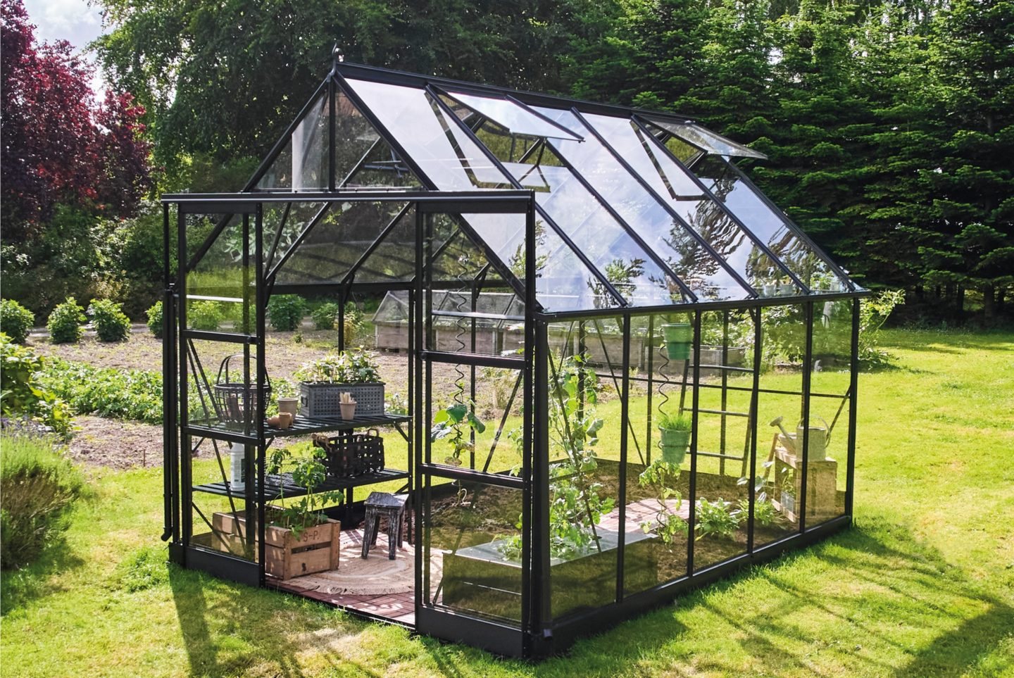 Kasvihuone Halls Icon 8,1 m2, musta alumiinirunko 3 mm karkaistuilla laseilla