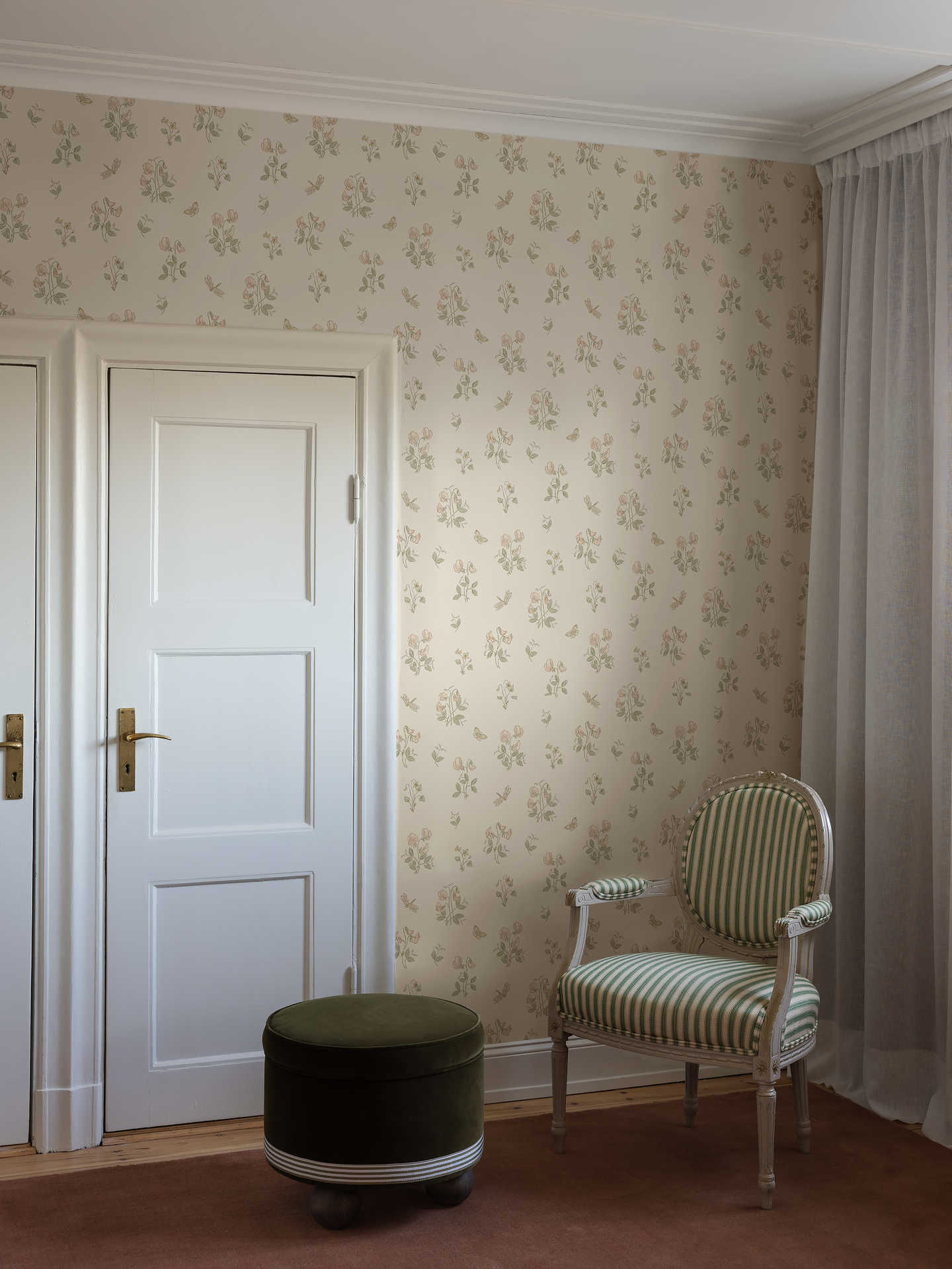 Kuitutapetti Boråstapeter Herrgård 8707 Luktärt 10,05m
