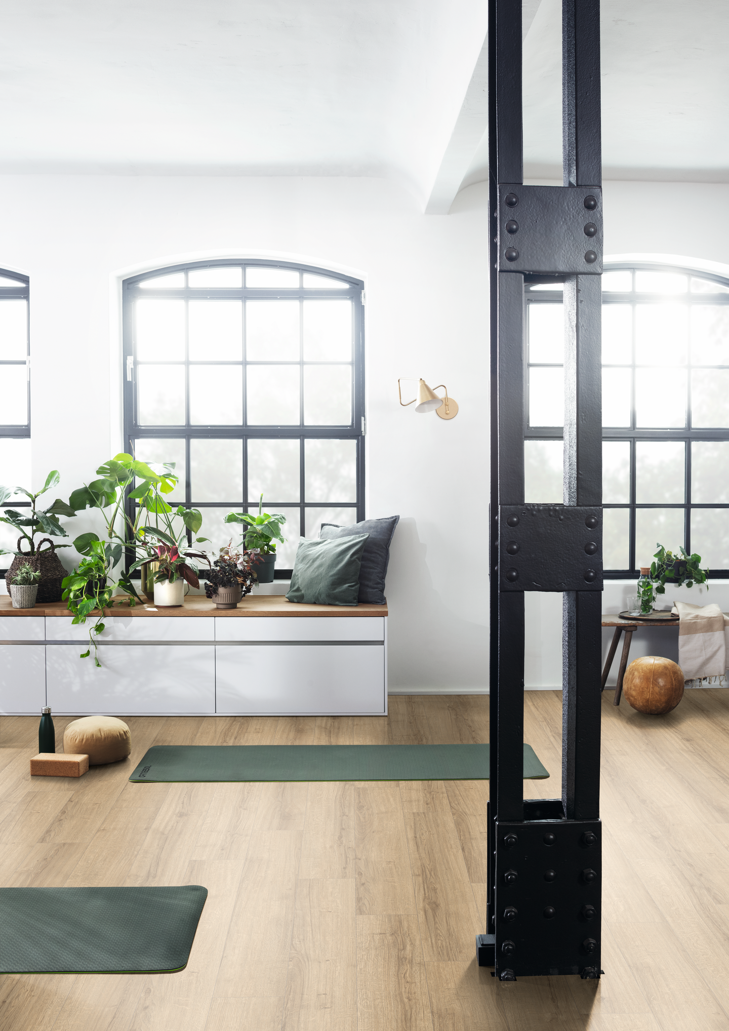 Laminaatti Egger Pro 32 8mm EPL204 Sherman tammi vaaleanruskea