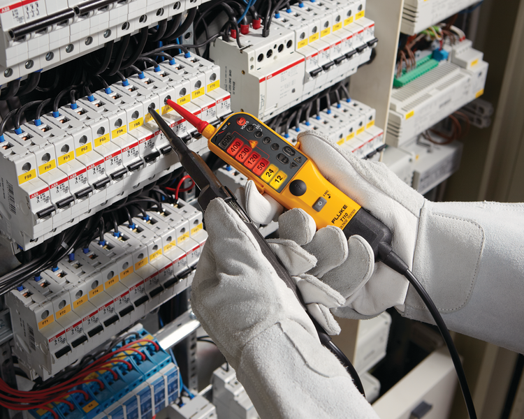 Jännitteenkoetin Fluke T110