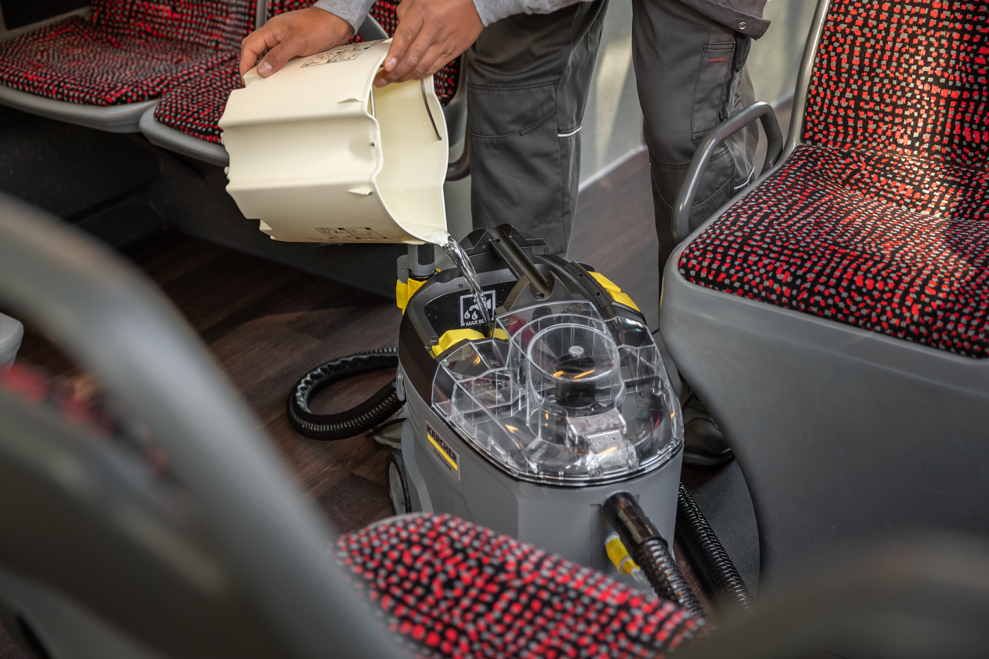 Tekstiilipesuri Kärcher Puzzi 8/1 ADV