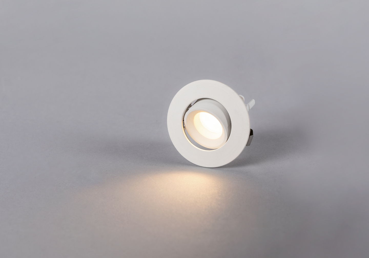 Alasvalo Hide-a-lite Core Smart Tilt 45° 3000K valkoinen