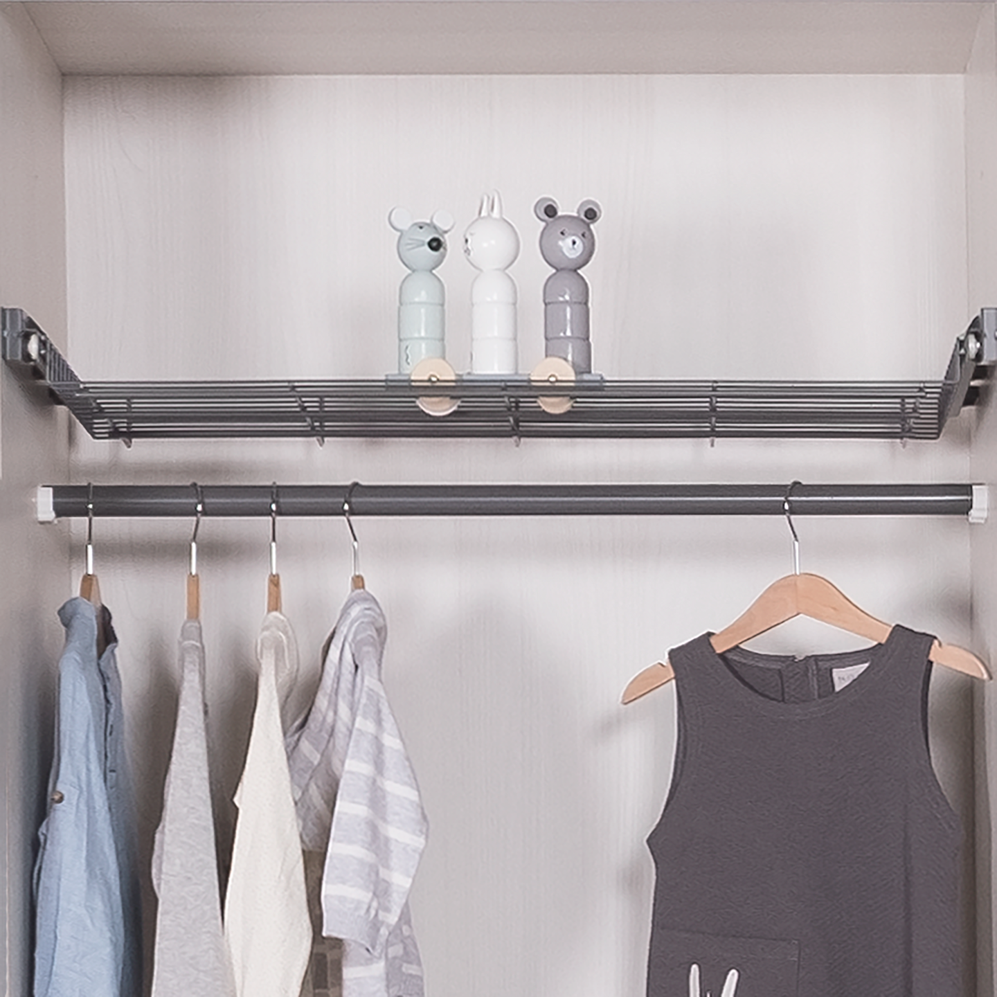 Hyllytaso LM 640 antrasiitti 40 cm kaappiin