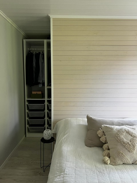 Sisustuspaneeli Cello Laine 15x95x2370 valkolakattu päätypontattu