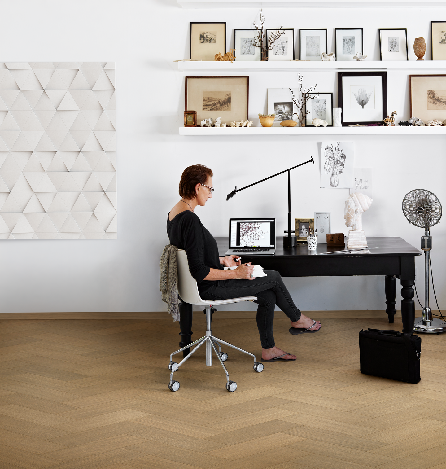Kovapuulattia Kährs Life Authentic Tammi Sage Herringbone Right 0,789m²