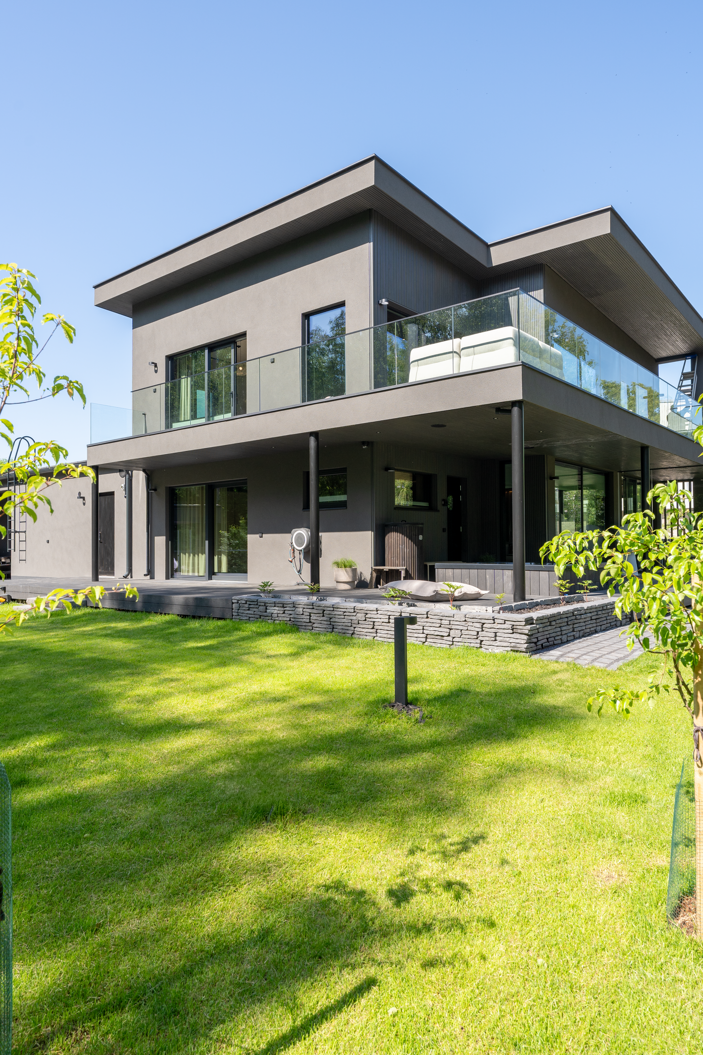 Loimumuurikivi Lakka musta 360x180x90 31 kpl/m²