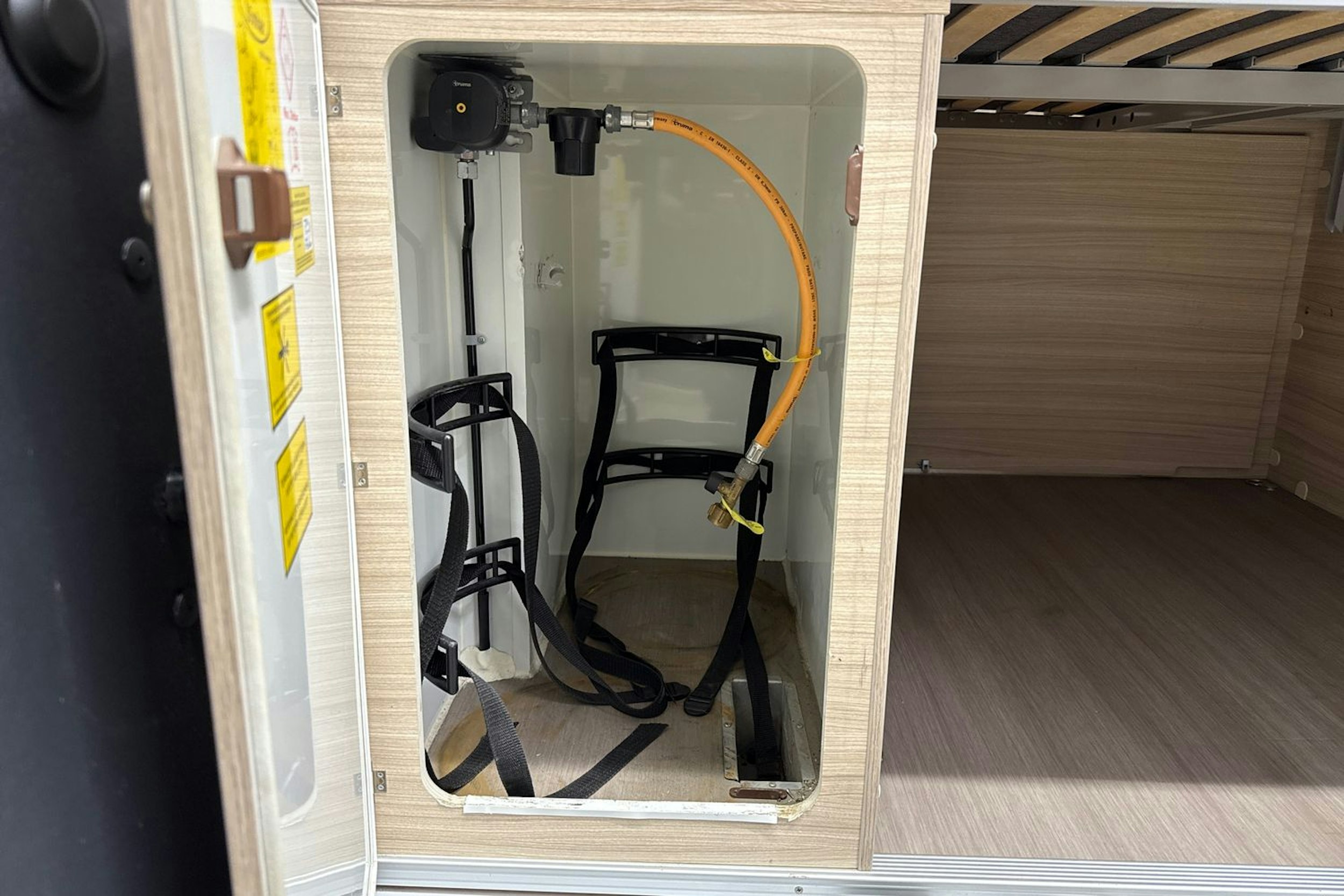 valkoinen Adria Twin 600 SP 2022 kuva 37.