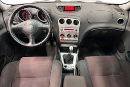 punainen Alfa Romeo 156 2003 kuva 9.