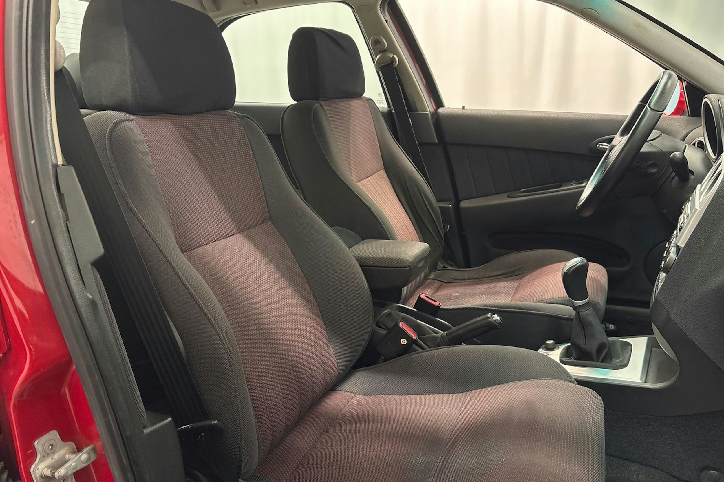 punainen Alfa Romeo 156 2003 kuva 14.