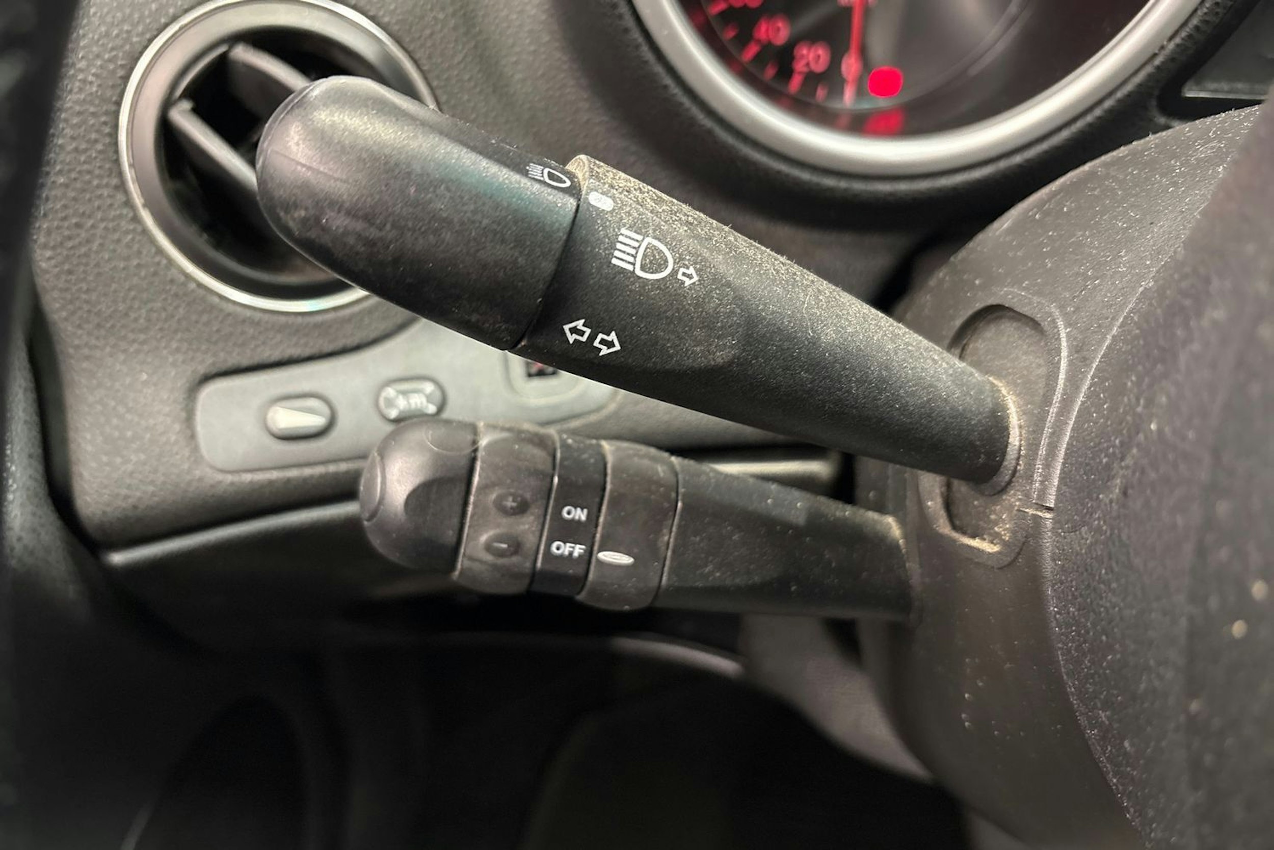 punainen Alfa Romeo 156 2003 kuva 18.