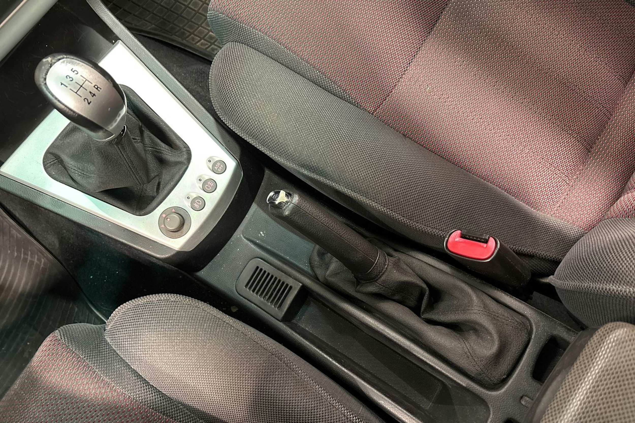 punainen Alfa Romeo 156 2003 kuva 22.