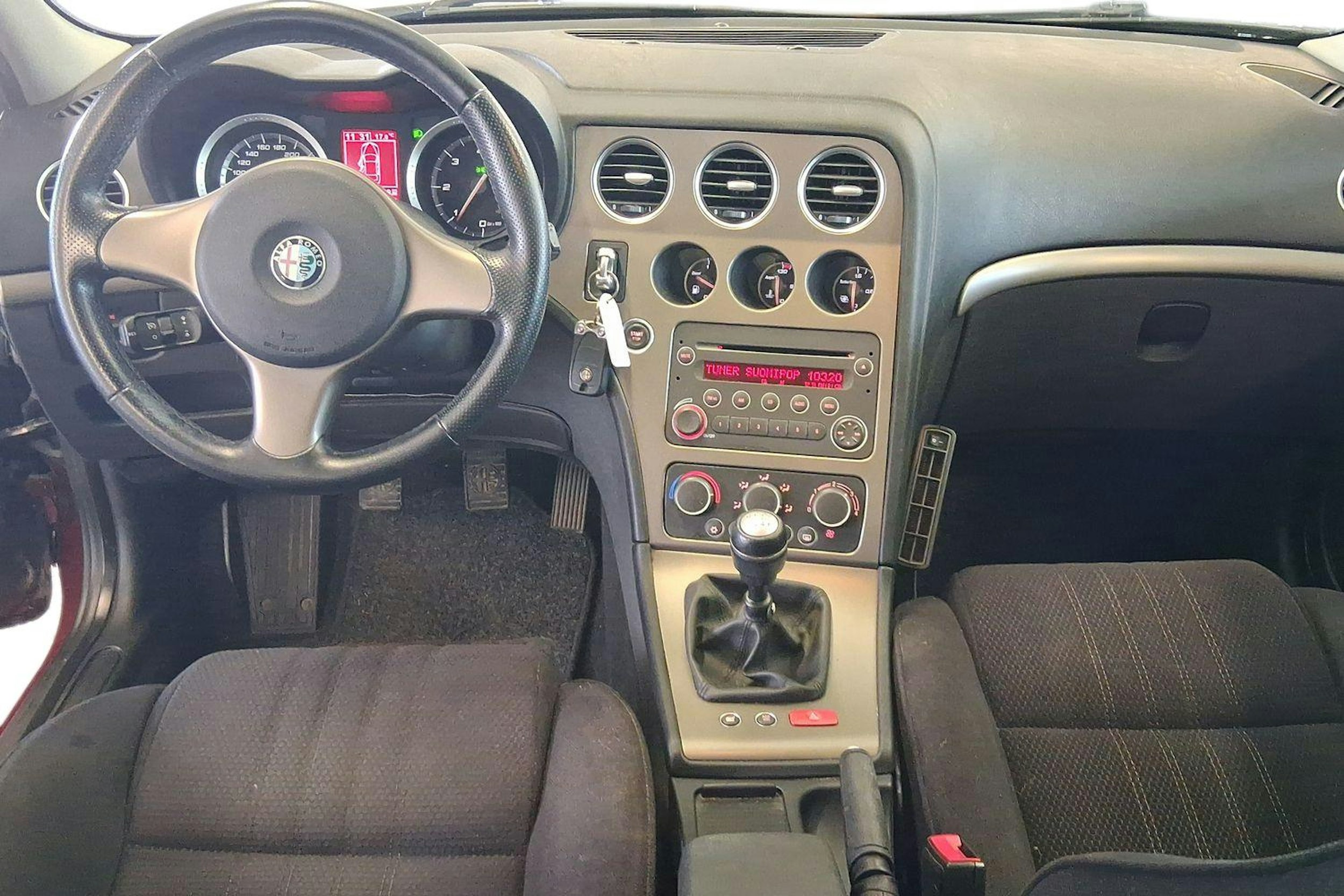 punainen Alfa Romeo 159 2008 kuva 9.