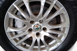 punainen Alfa Romeo 159 2008 kuva 11.