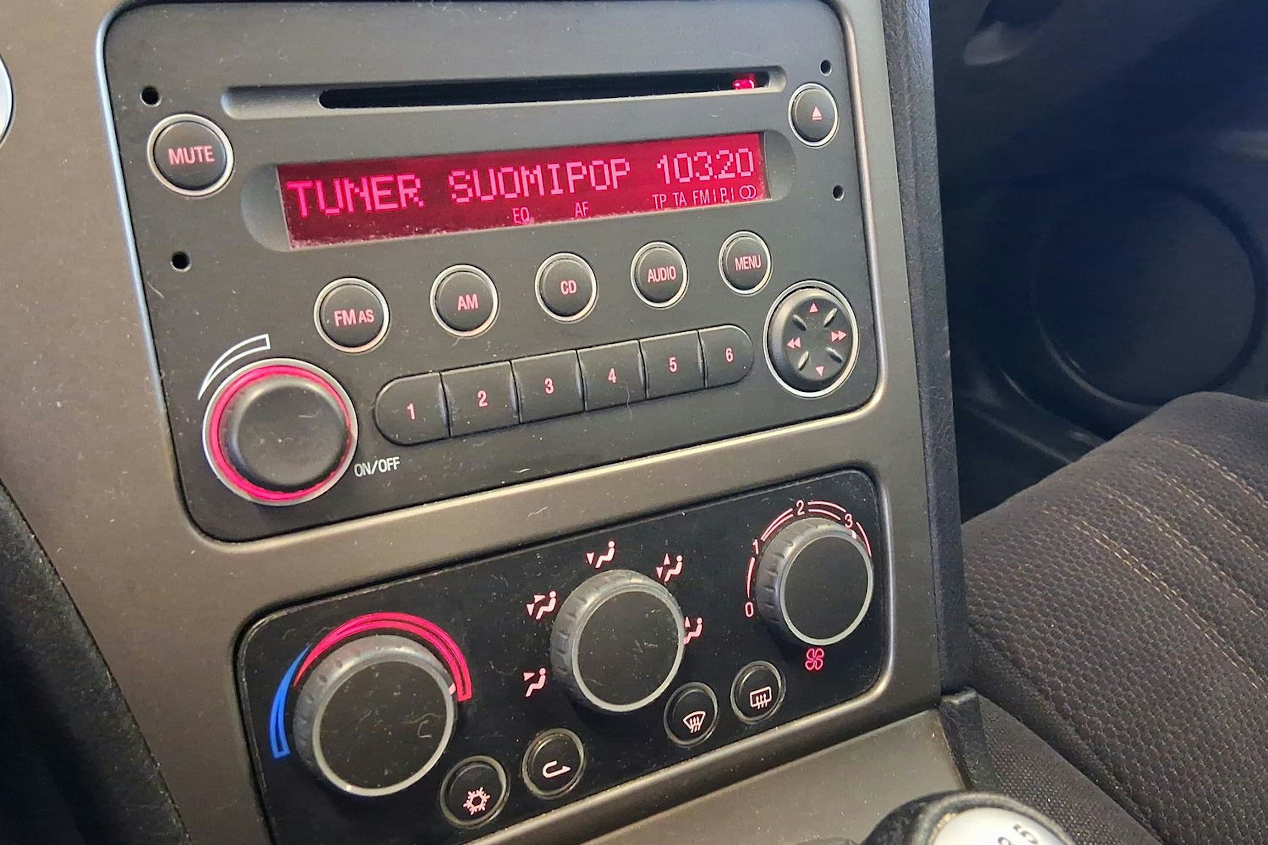 punainen Alfa Romeo 159 2008 kuva 14.