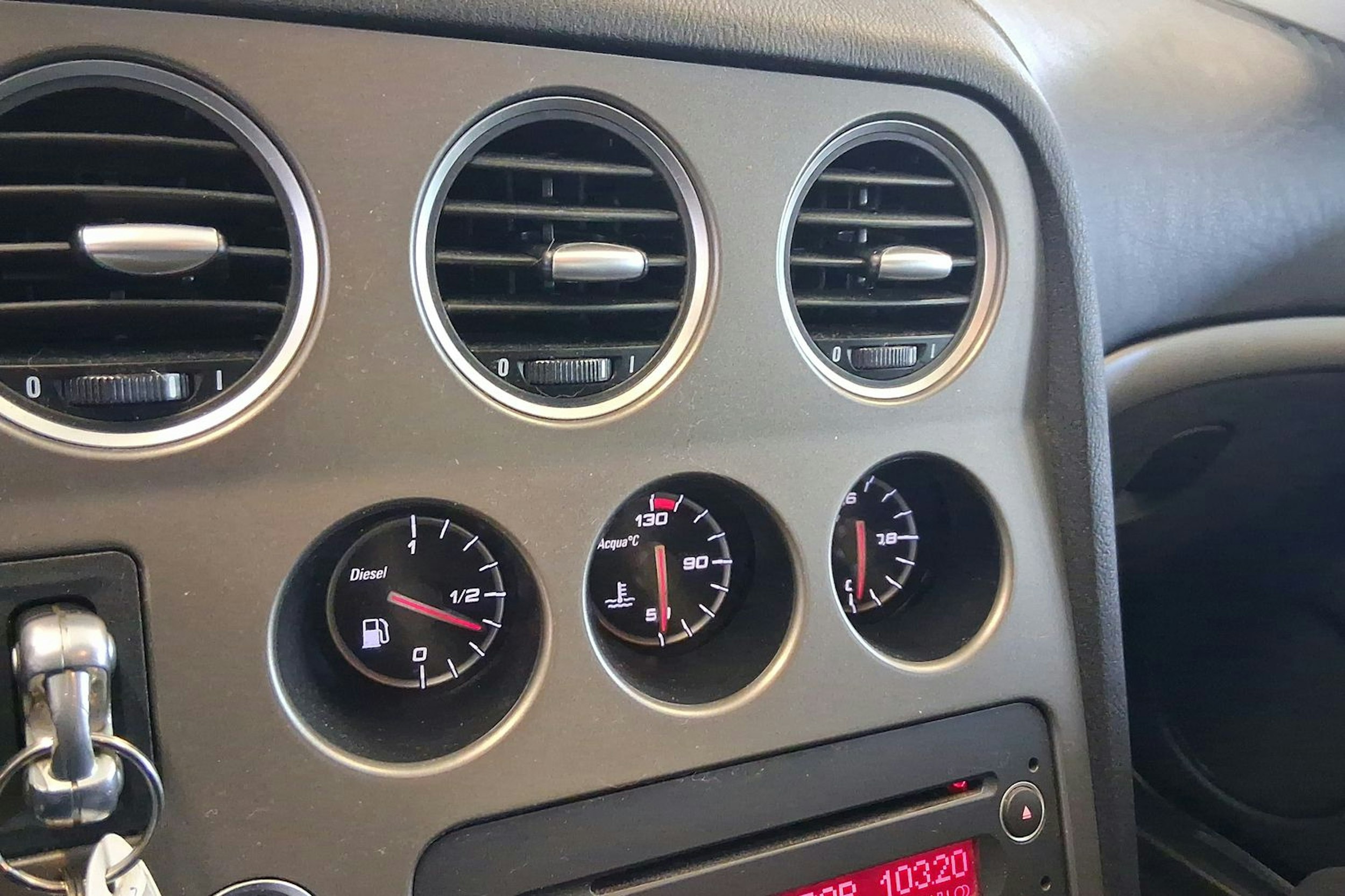 punainen Alfa Romeo 159 2008 kuva 17.