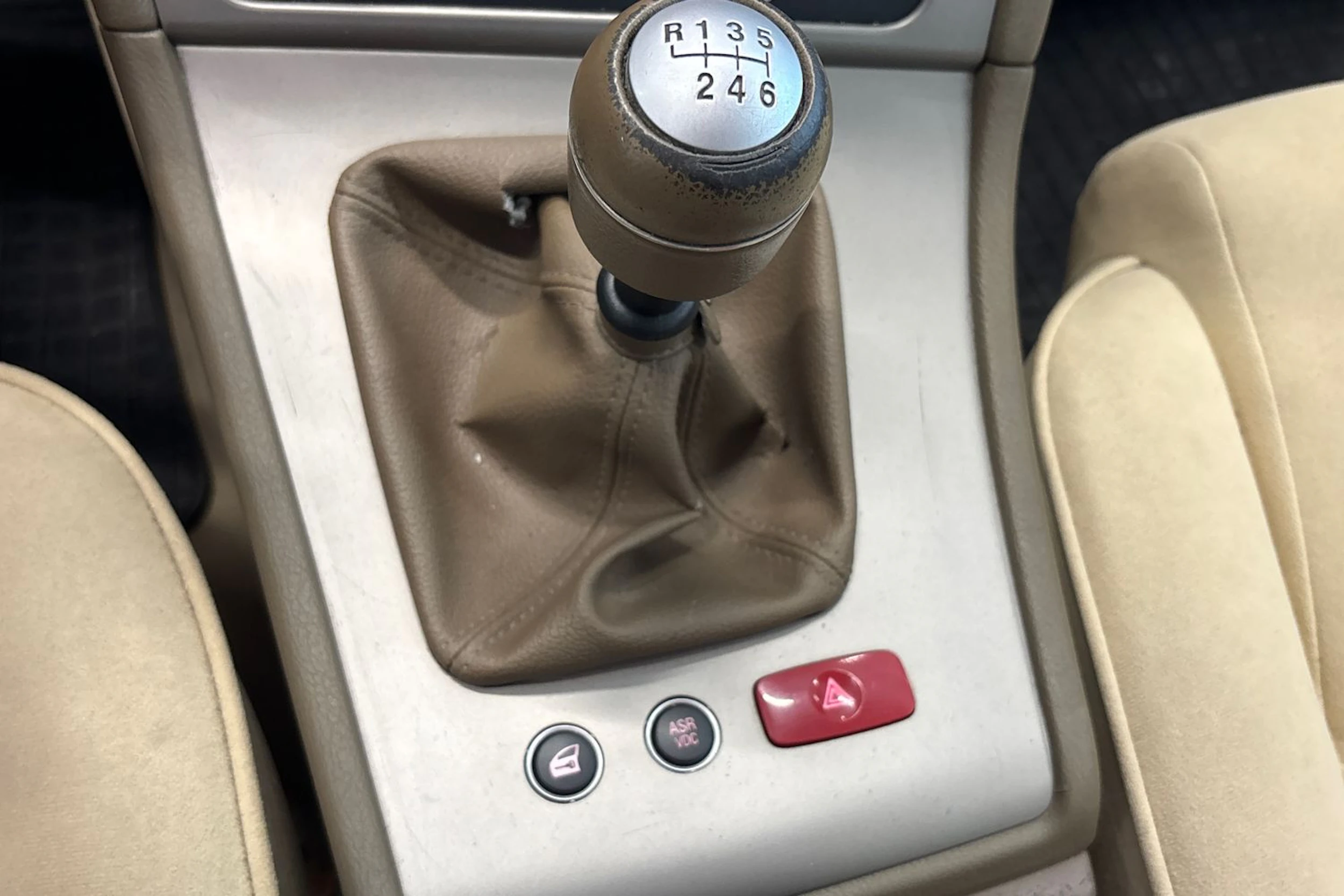 punainen Alfa Romeo 159 2006 kuva 28.