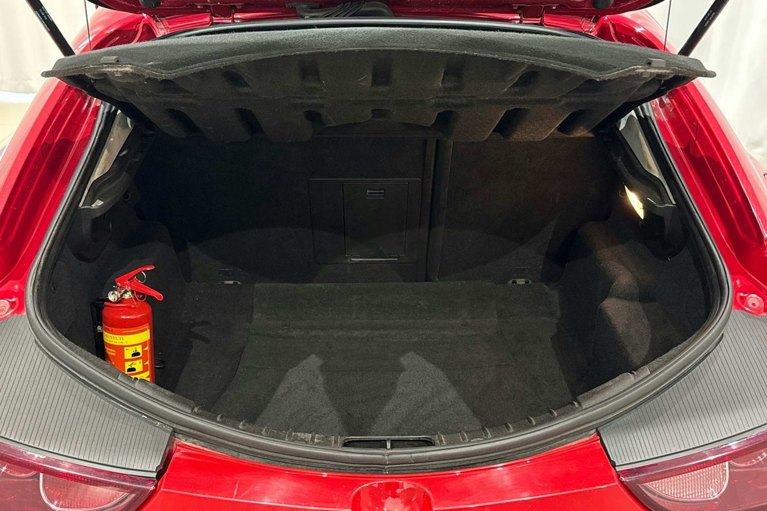 punainen Alfa Romeo Brera 2007 kuva 14.