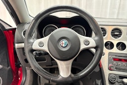 punainen Alfa Romeo Brera 2007 kuva 17.