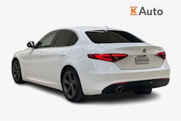valkoinen Alfa Romeo Giulia 2017 kuva 2.