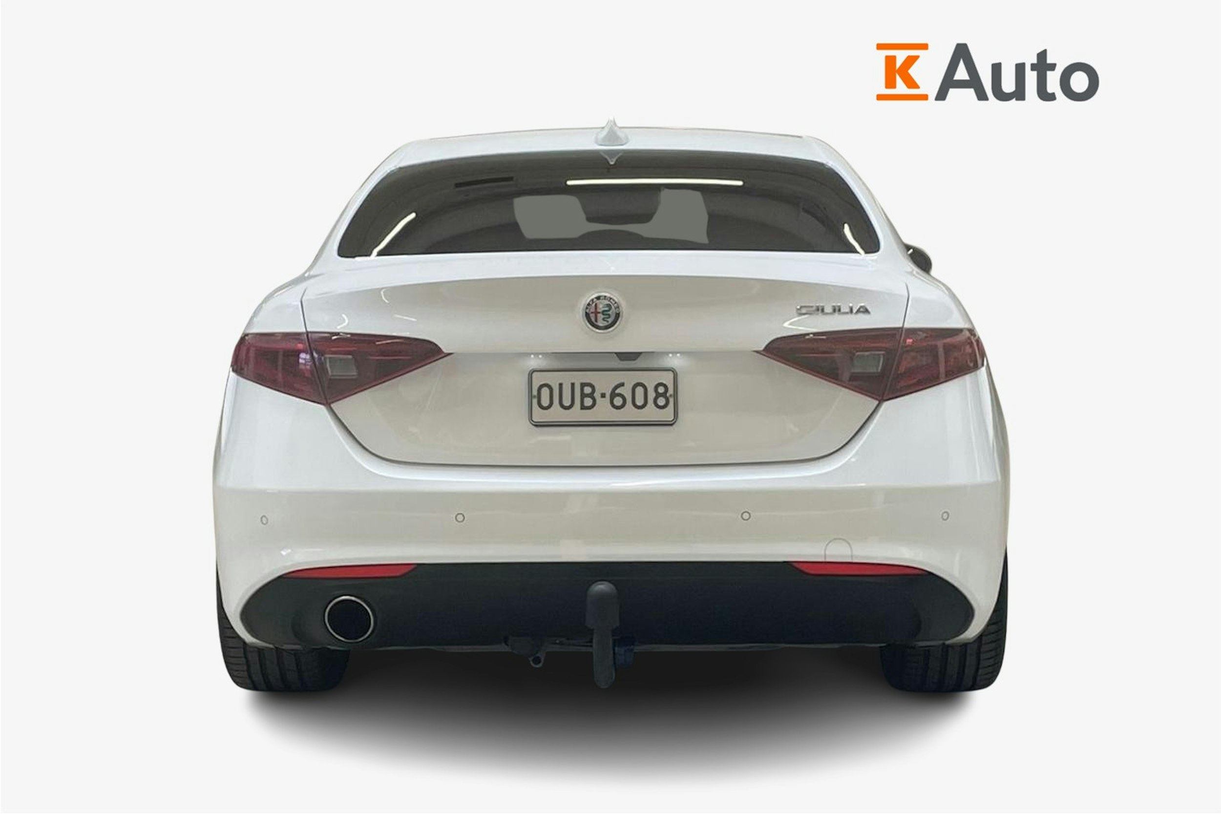 valkoinen Alfa Romeo Giulia 2017 kuva 3.