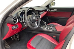 valkoinen Alfa Romeo Giulia 2017 kuva 7.