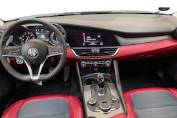 valkoinen Alfa Romeo Giulia 2017 kuva 9.