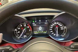 valkoinen Alfa Romeo Giulia 2017 kuva 16.