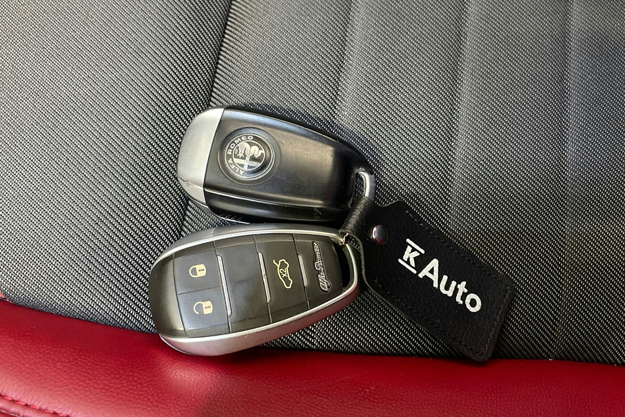 valkoinen Alfa Romeo Giulia 2017 kuva 23.