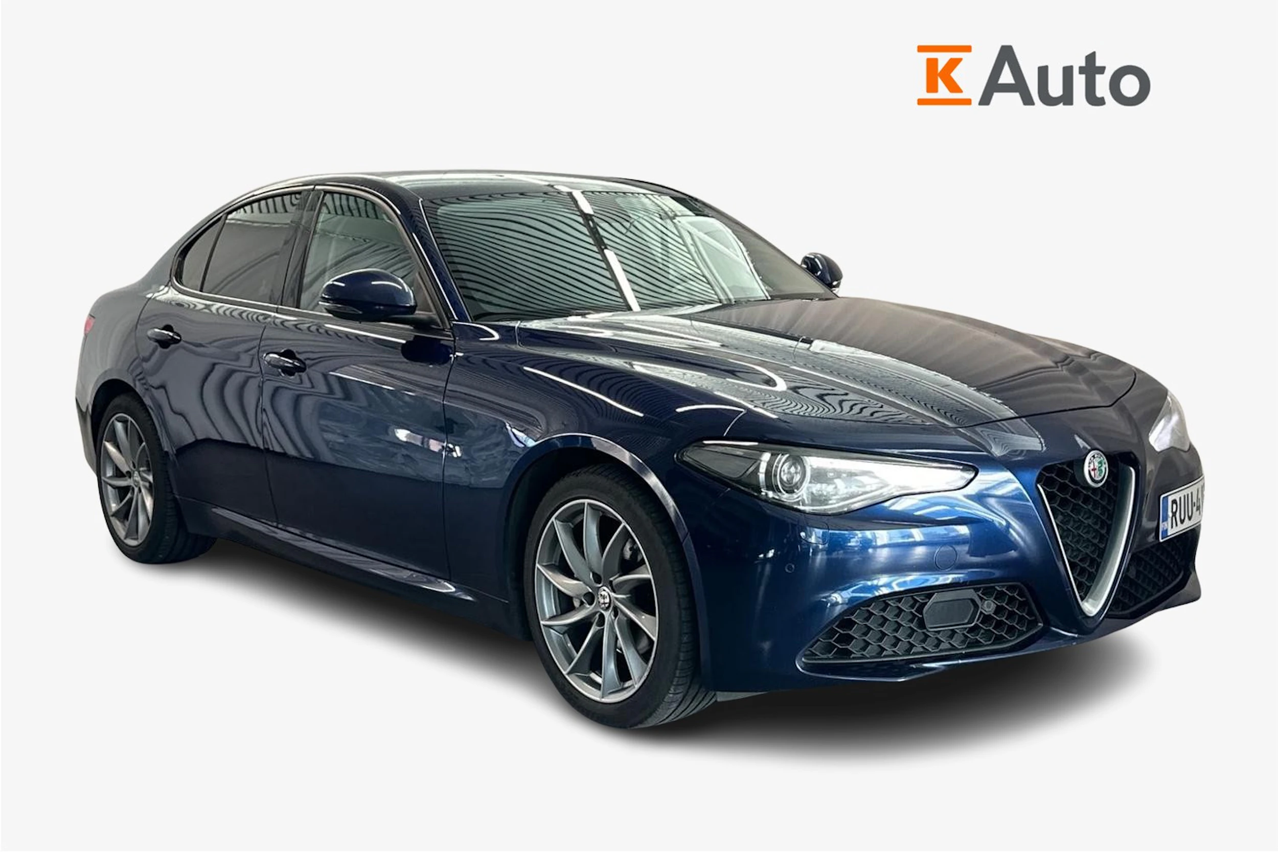 sininen Alfa Romeo Giulia 2017 kuva 1.