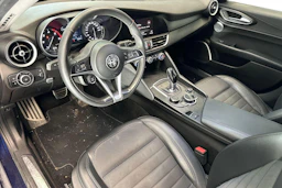 sininen Alfa Romeo Giulia 2017 kuva 3.