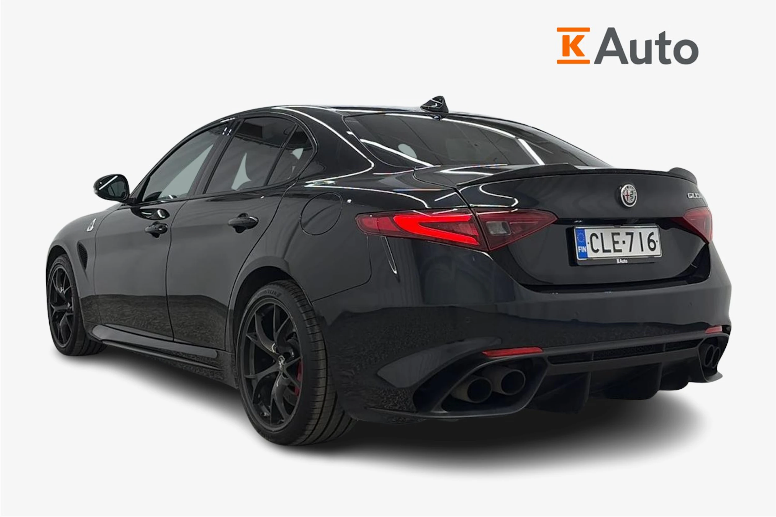 musta Alfa Romeo Giulia 2018 kuva 3.