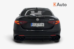 musta Alfa Romeo Giulia 2018 kuva 4.