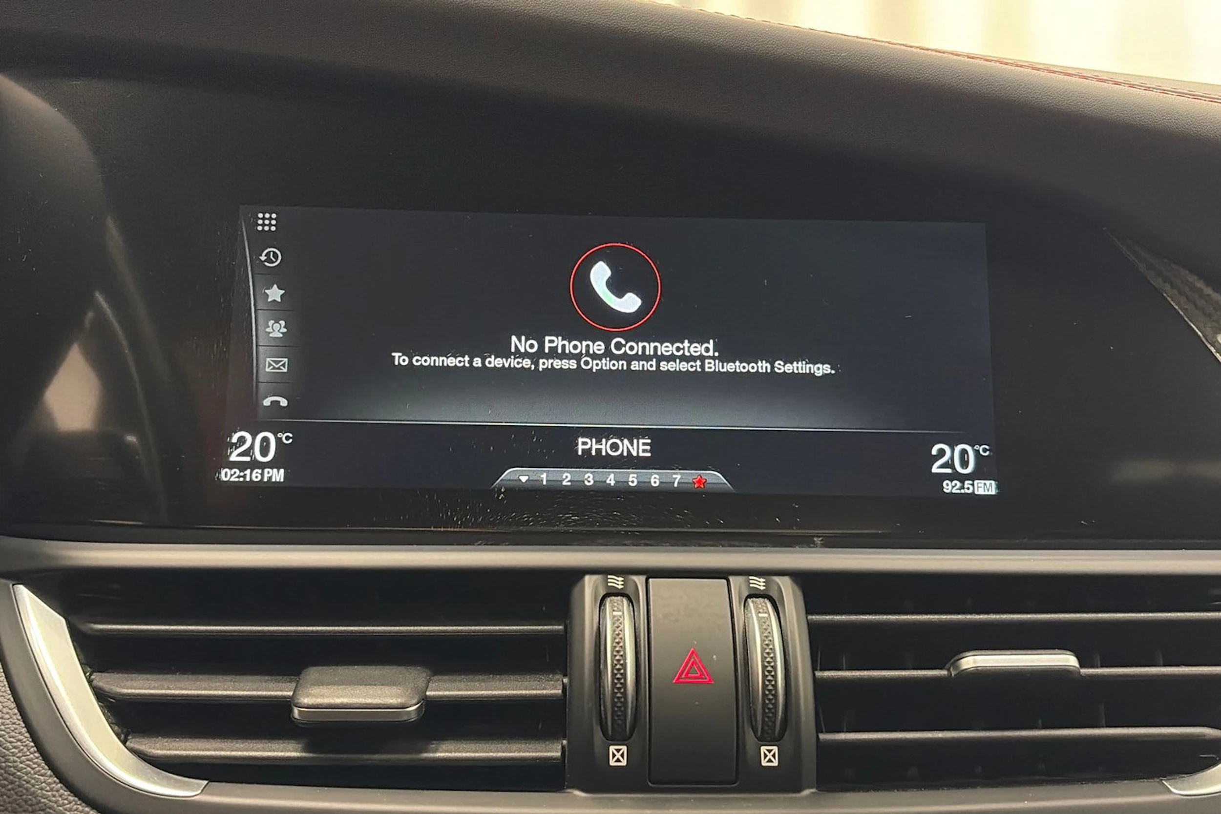 musta Alfa Romeo Giulia 2018 kuva 26.