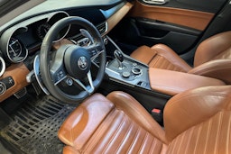 valkoinen Alfa Romeo Giulia 2018 kuva 3.
