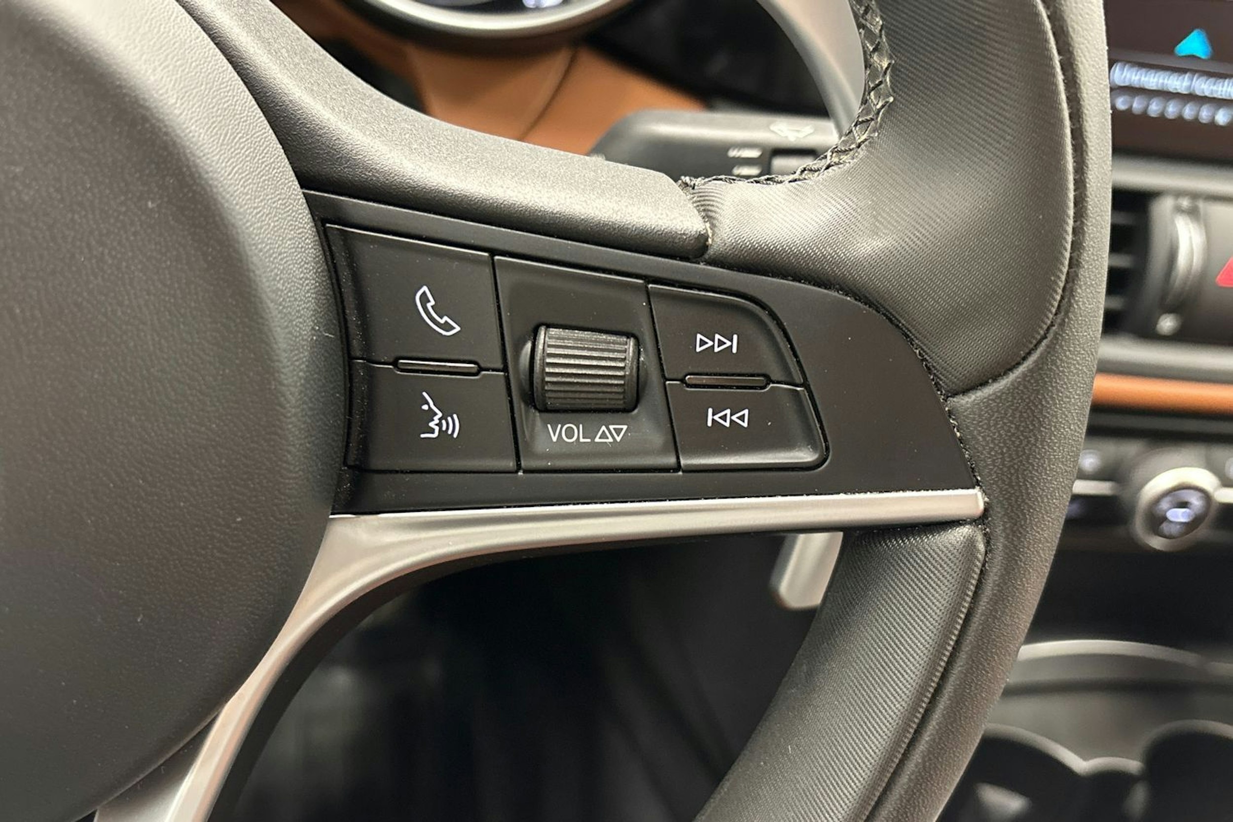 valkoinen Alfa Romeo Giulia 2018 kuva 18.