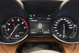 valkoinen Alfa Romeo Giulia 2018 kuva 19.