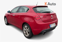 punainen Alfa Romeo Giulietta 2011 kuva 2.