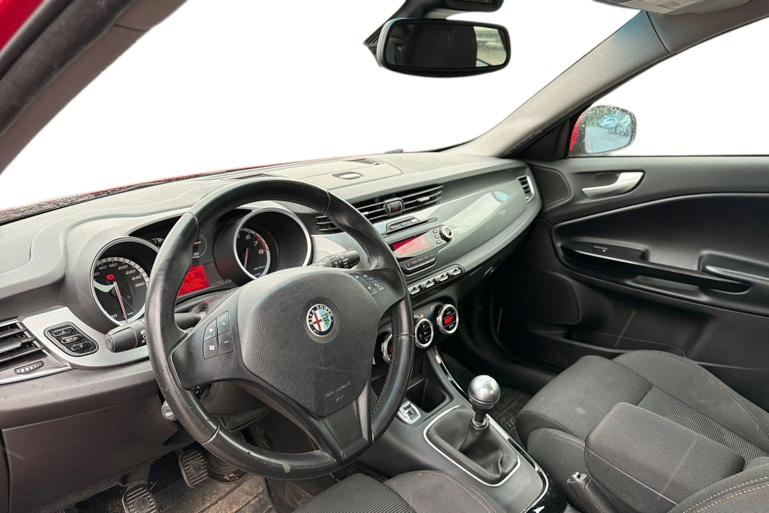 punainen Alfa Romeo Giulietta 2011 kuva 3.
