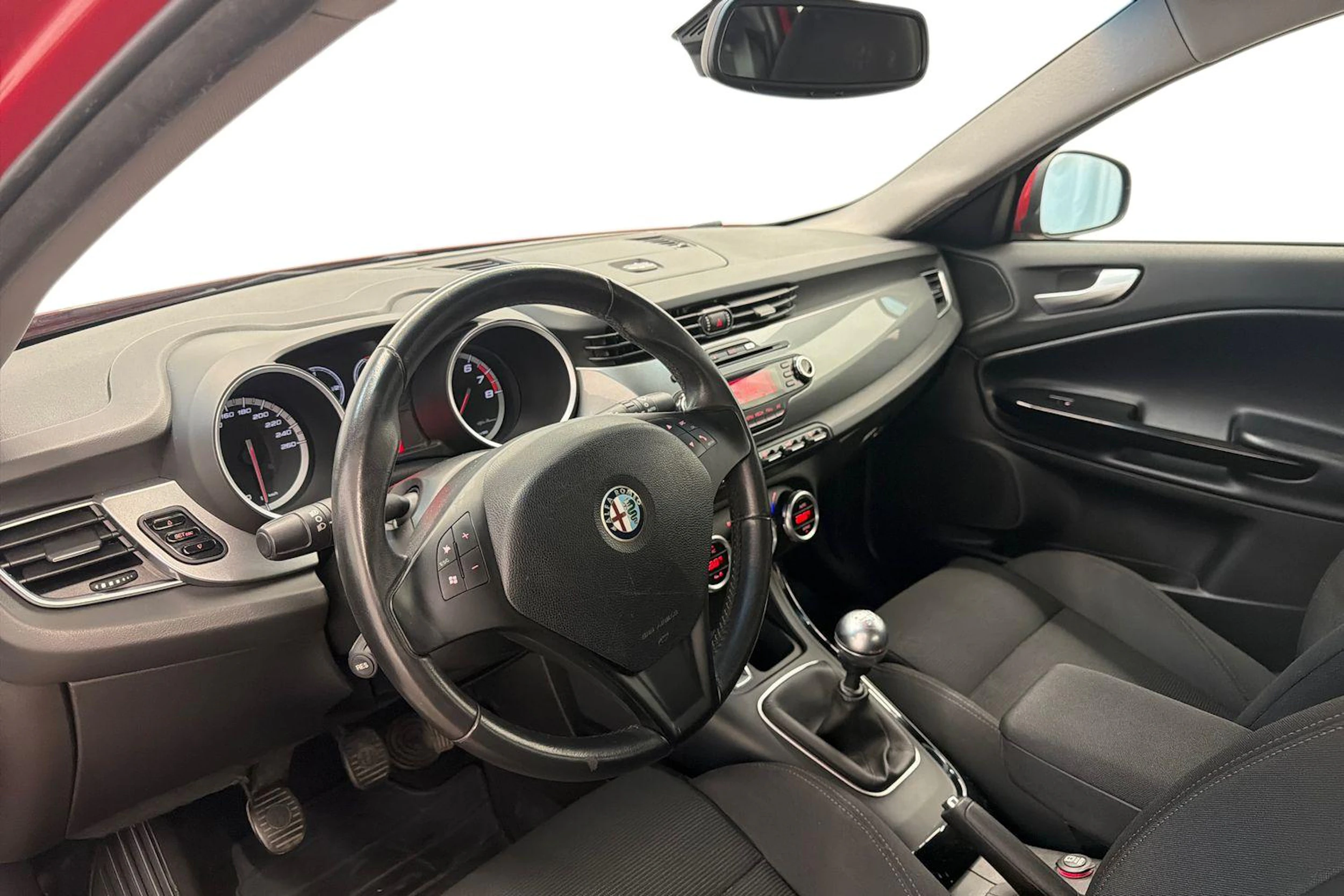 punainen Alfa Romeo Giulietta 2011 kuva 6.