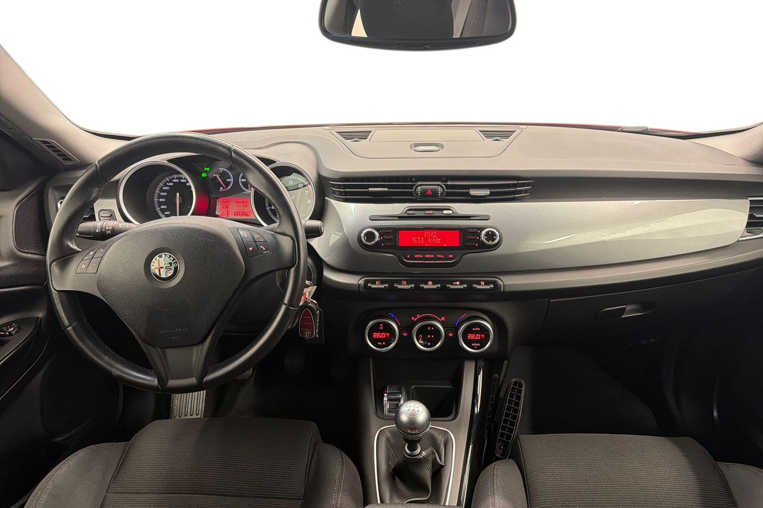 Alfa Romeo Giulietta 2011, kuva 7/23