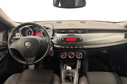 punainen Alfa Romeo Giulietta 2011 kuva 7.