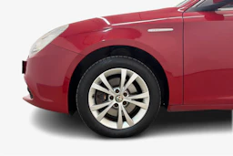 punainen Alfa Romeo Giulietta 2011 kuva 9.
