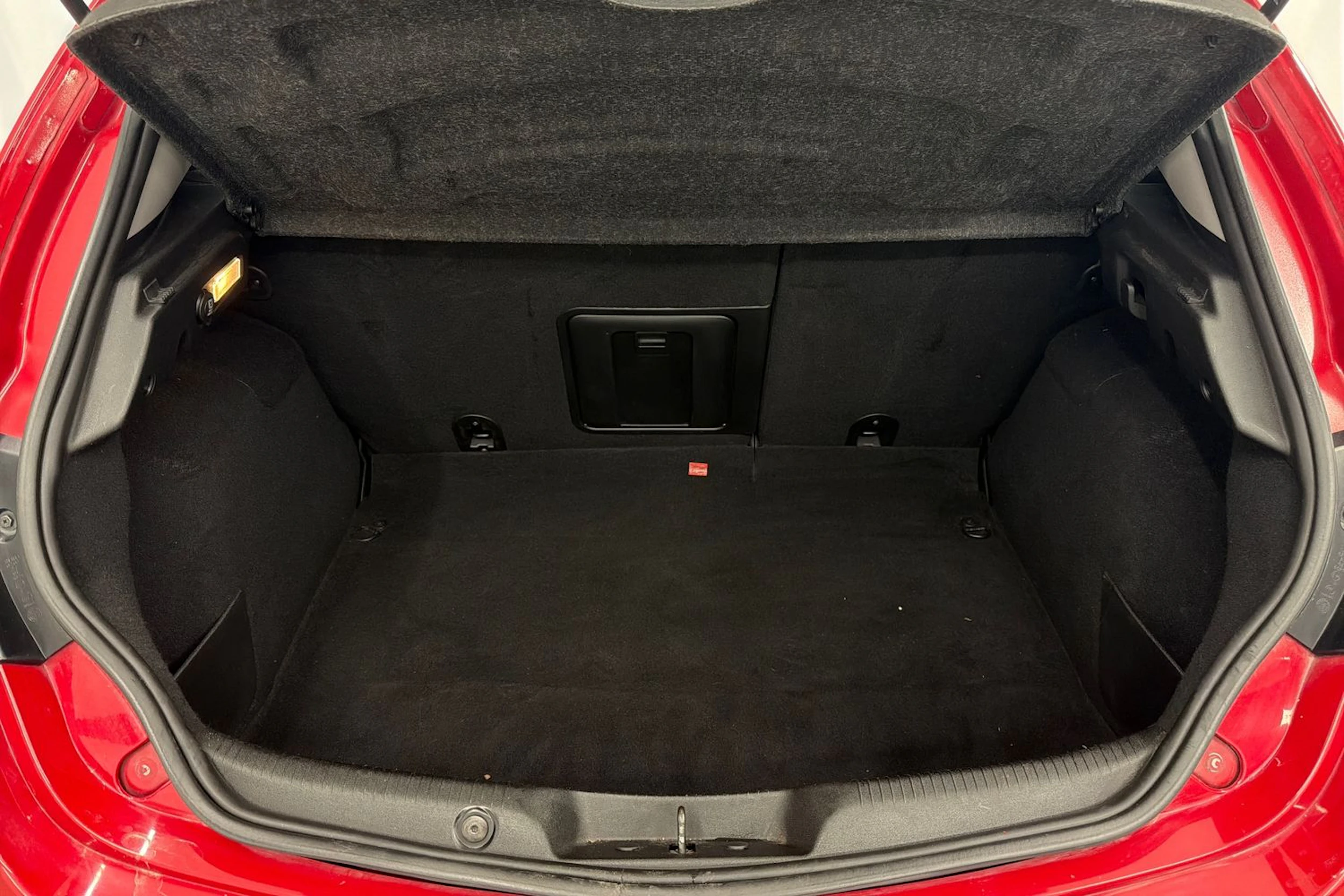 punainen Alfa Romeo Giulietta 2011 kuva 13.