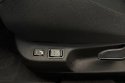 punainen Alfa Romeo Giulietta 2011 kuva 14.