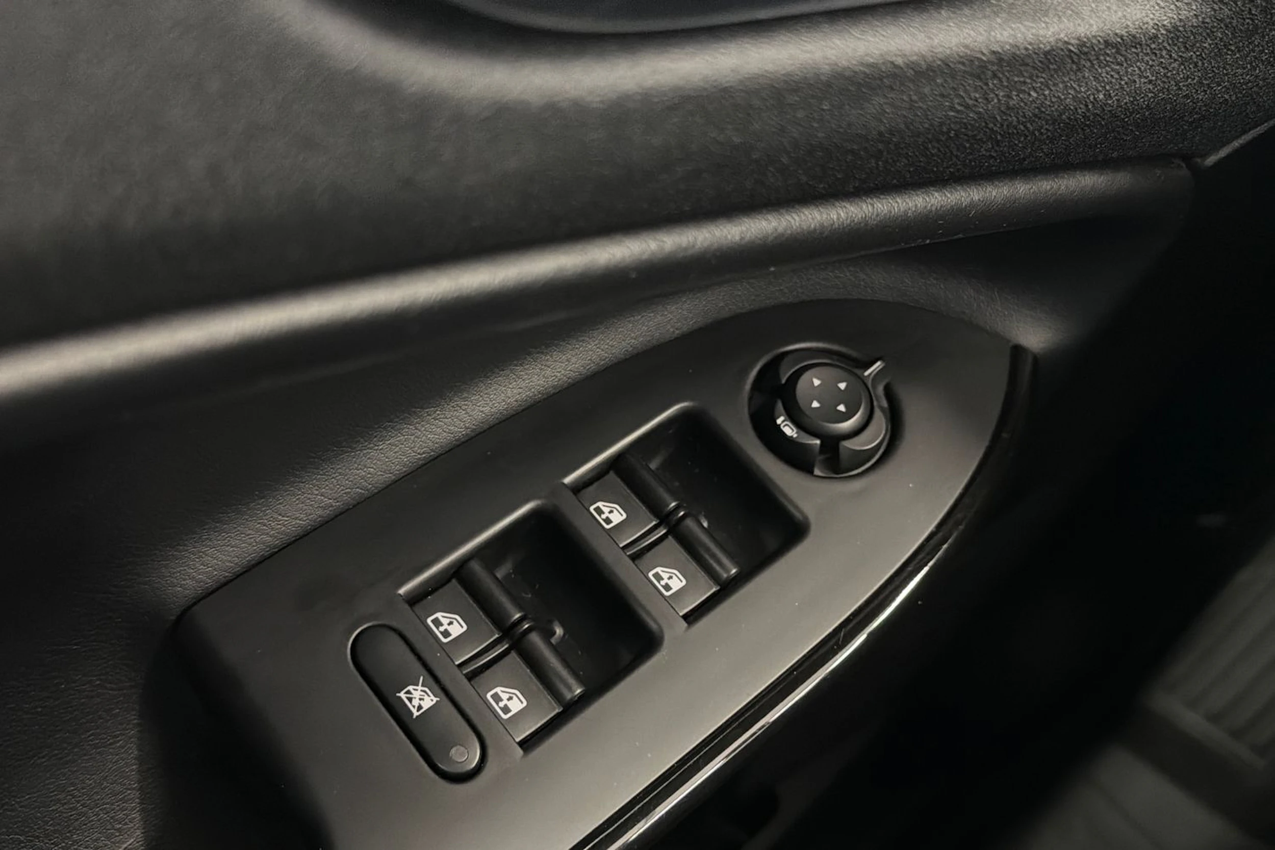 punainen Alfa Romeo Giulietta 2011 kuva 15.