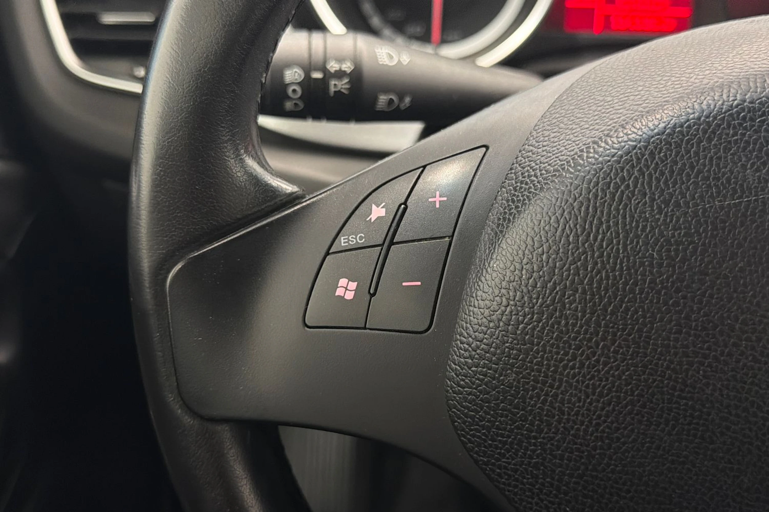 punainen Alfa Romeo Giulietta 2011 kuva 16.