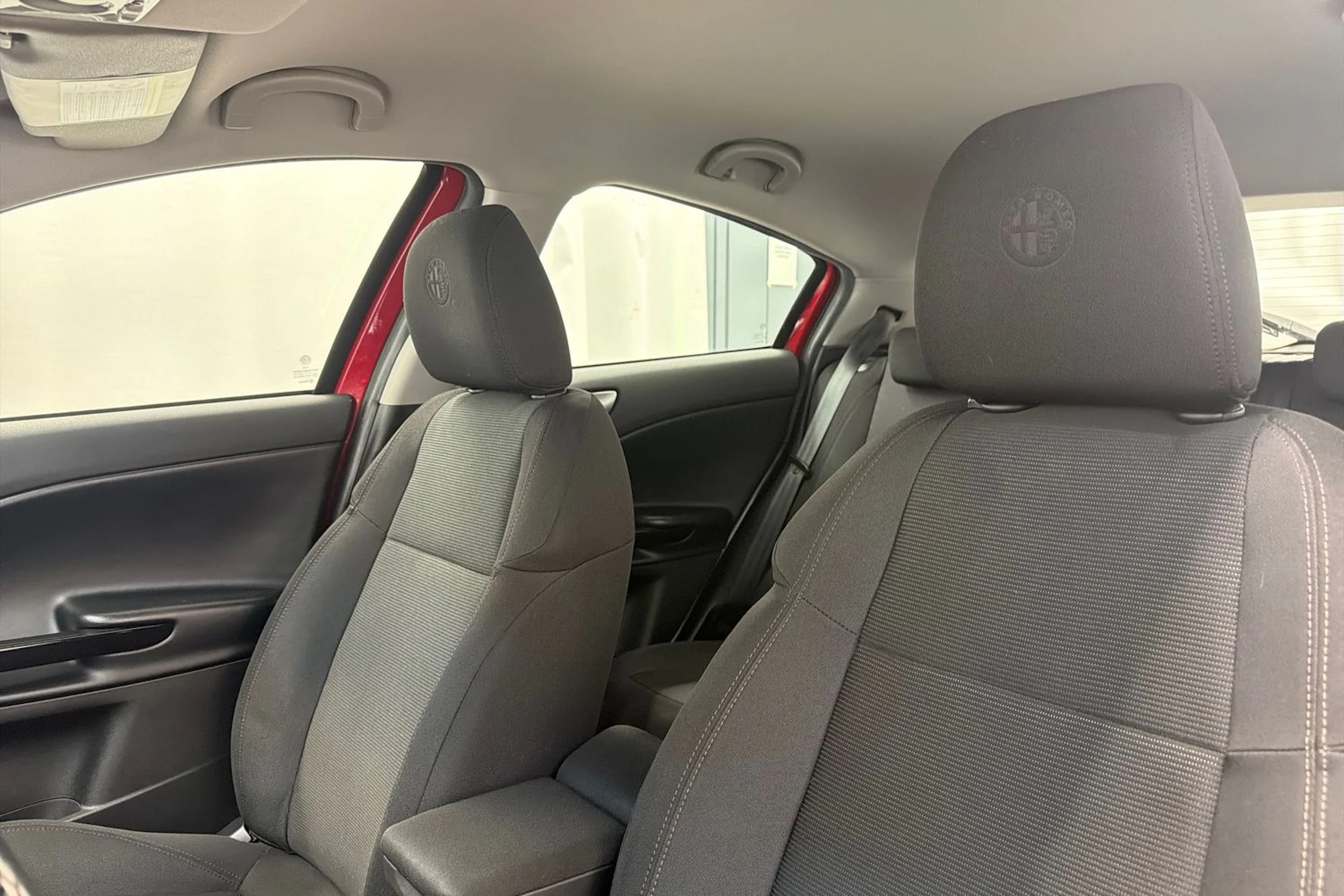 punainen Alfa Romeo Giulietta 2011 kuva 22.
